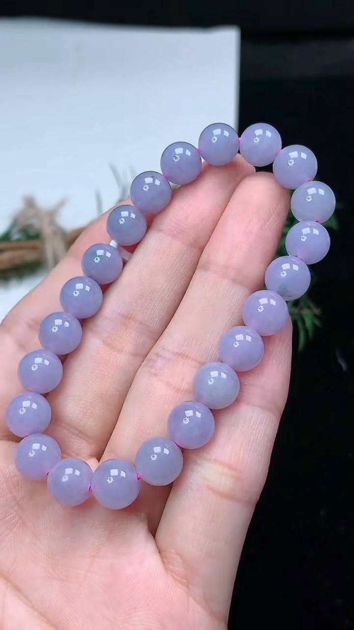 天然A货翡翠紫罗兰圆珠手串，尺寸8.1-22颗，重量:20.32g4月4日
工厂直销收藏佳品,种好水足，色泽均匀，有种有色，上手高大气！