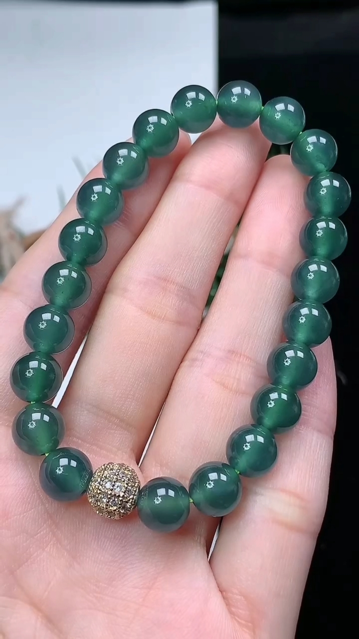 天然A货翡翠蓝水圆珠手串，尺寸8-22颗，重量:20.46g4月4日
工厂直销收藏佳品,种好水足，色