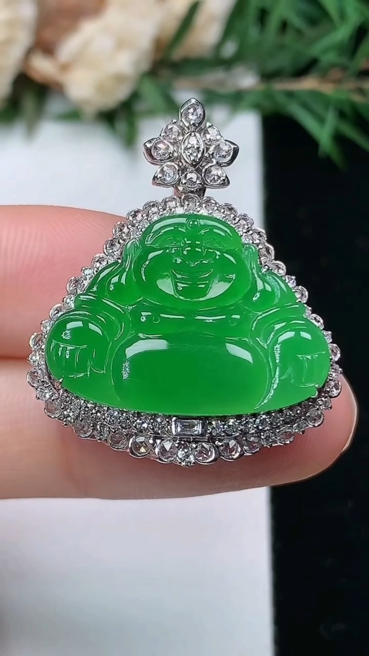 天然A货翡翠佛公吊坠，尺寸30.6-25.4-10.3
4月4日