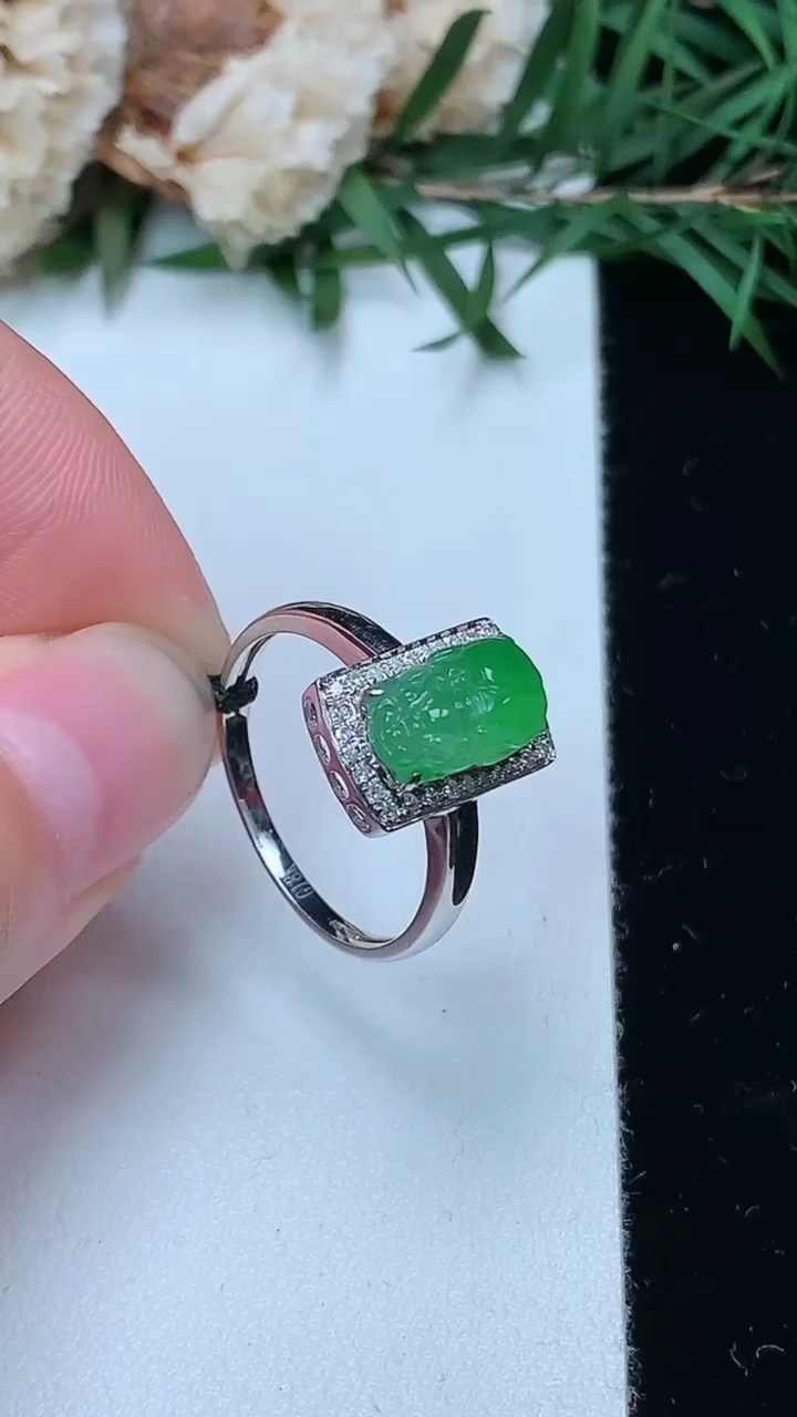 天然A货翡翠貔貅戒指，尺寸16.9-10-5.7，重量:2.20g2026年4月4日
工厂直销收藏佳