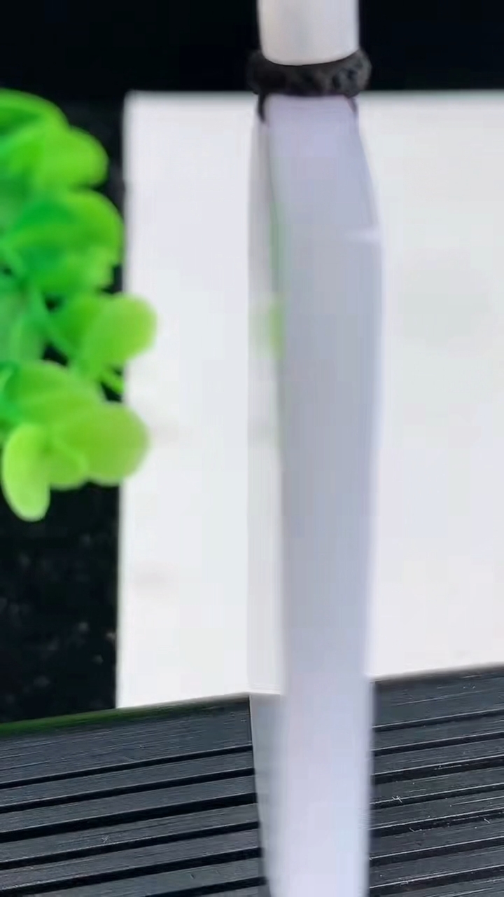 天然A货翡翠紫罗兰渔夫吊坠尺寸53.6-33.9-5重量:31.36g
4月4日