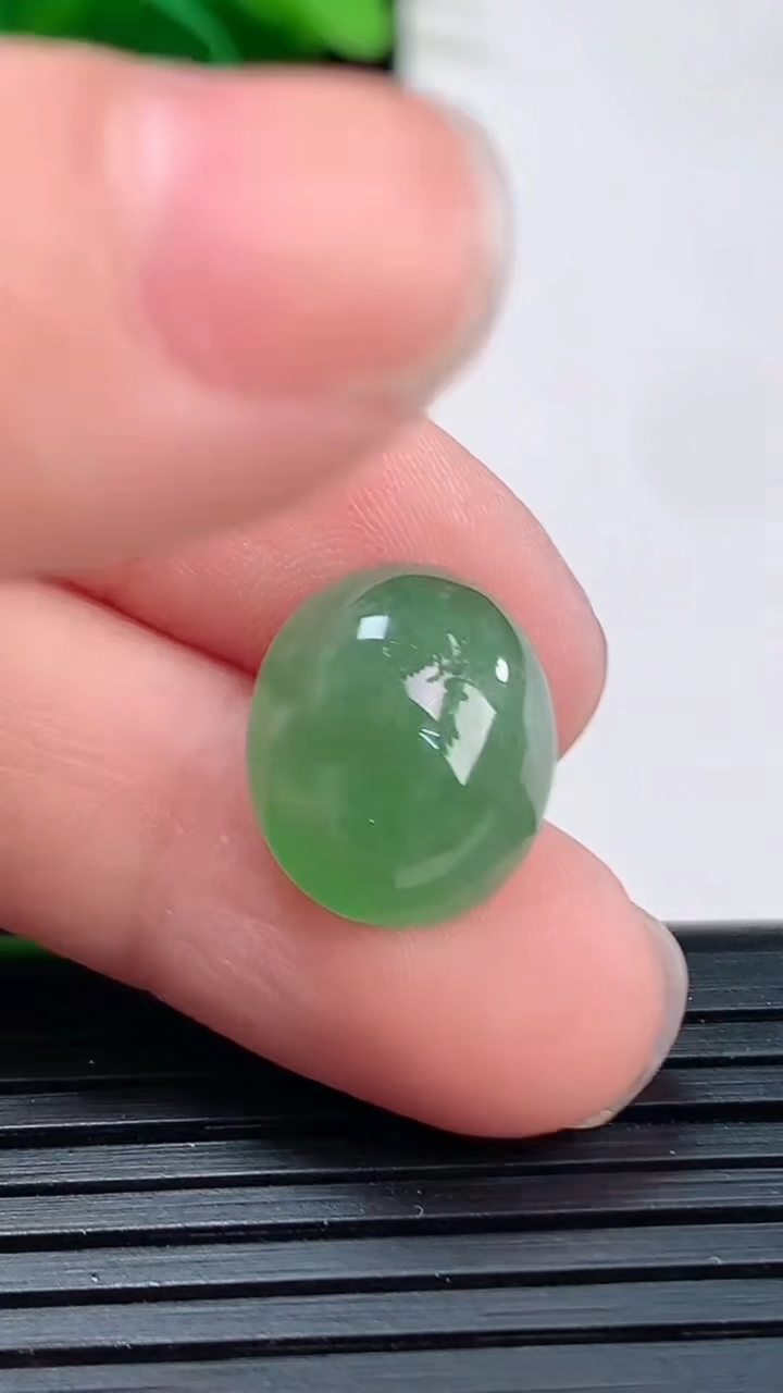 天然A货翡翠蛋面镶嵌件尺寸14.8-12.2-6.5重:1.75g 66
4月4日