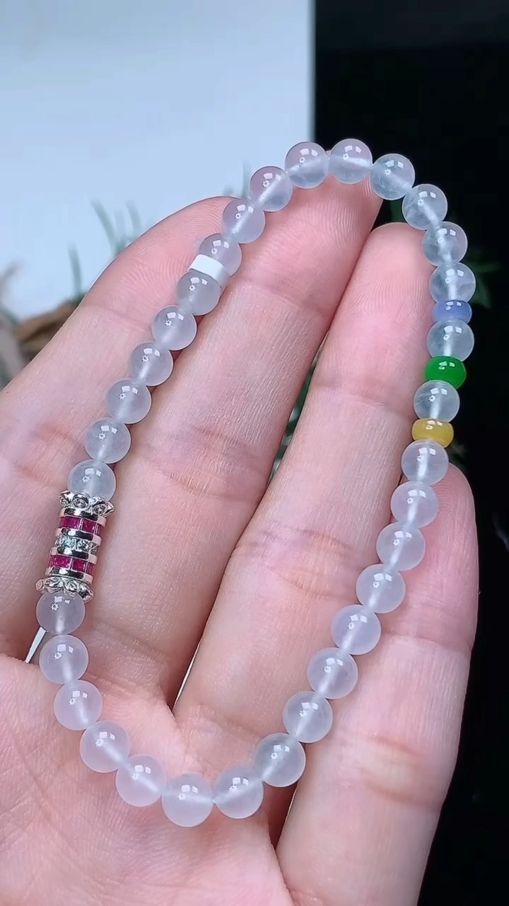 天然A货翡翠白冰圆珠手串，尺寸5-35颗，重量:8.61g4月4日
工厂直销收藏佳品,种好水足，色泽