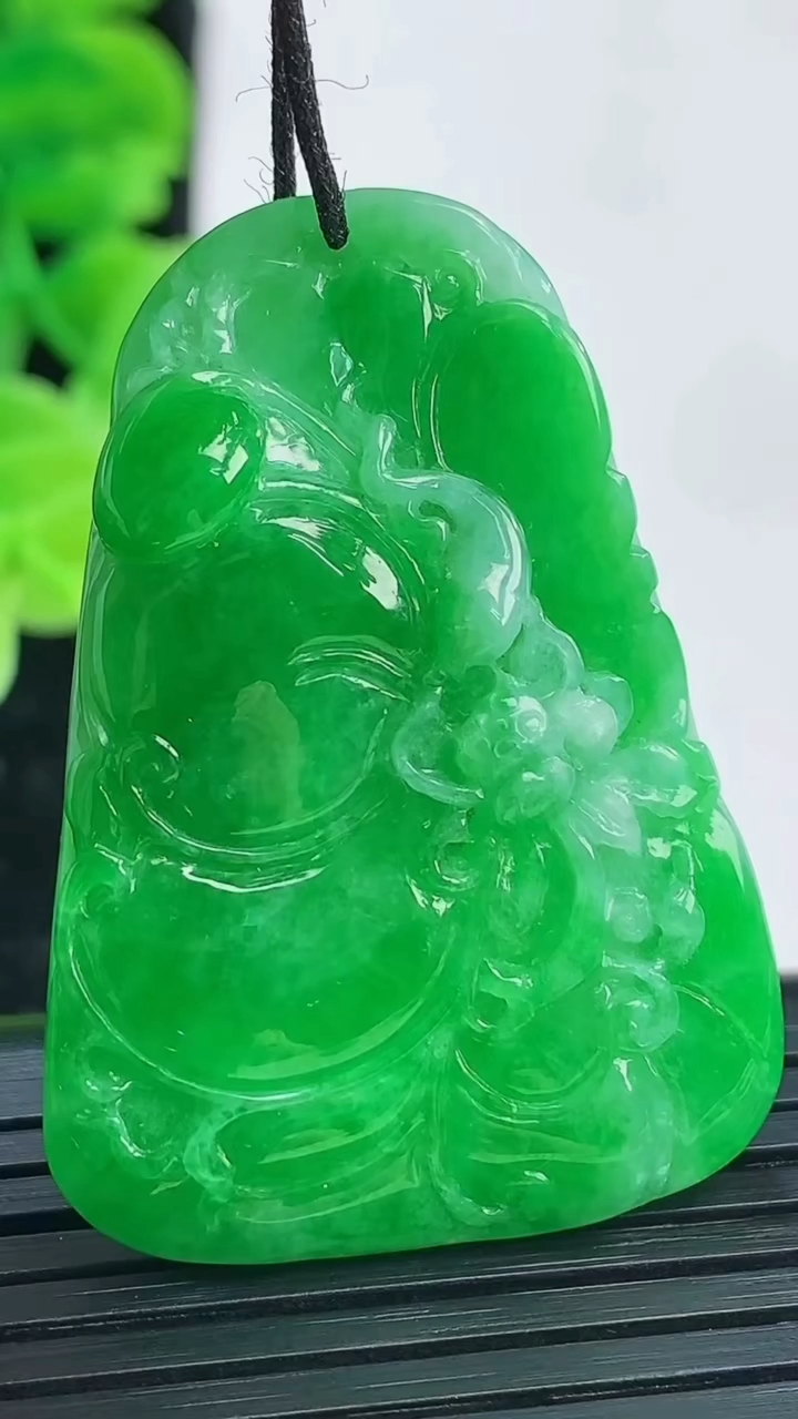 天然A货翡翠和和美美 荷花吊坠尺寸40.6-29-7.5重量:14.94g
4月4日