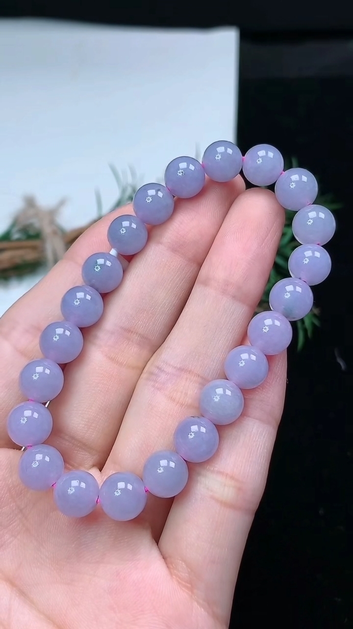 天然A货翡翠紫罗兰圆珠手串，尺寸8.1-22颗，重量:20.32g4月4日
工厂直销收藏佳品,种好水足，色泽均匀，有种有色，上手高大气！