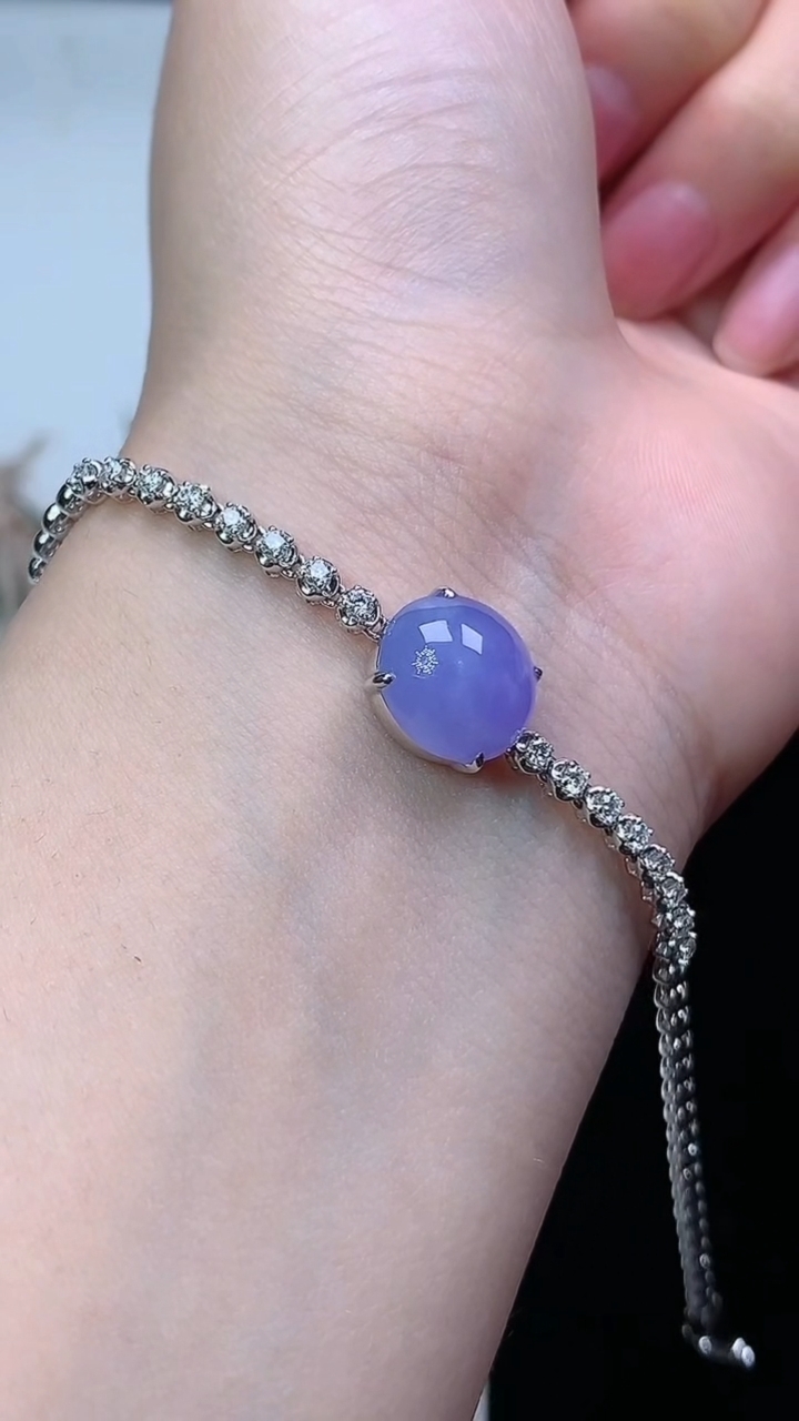 天然A货翡翠k金紫罗兰蛋面手链，尺寸11-10.4-7，重量:6.02g
4月4日