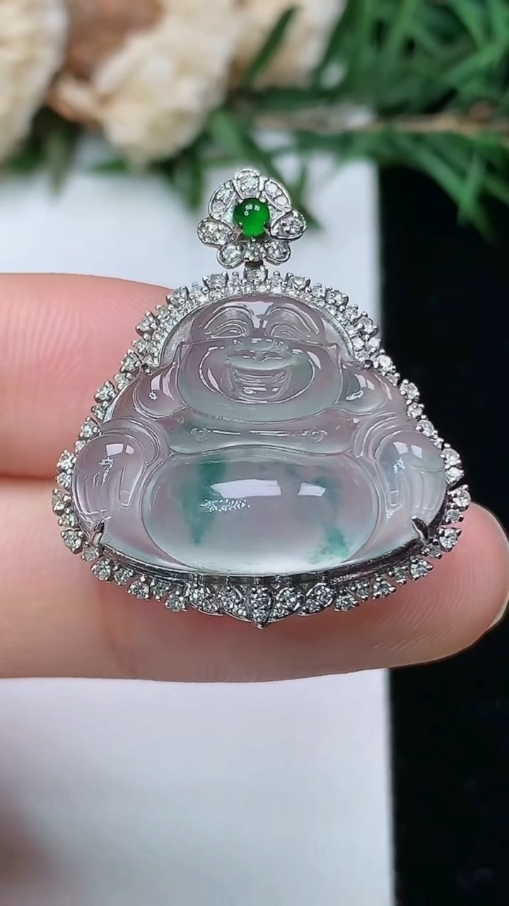 天然A货翡翠飘花佛公吊坠，尺寸28-24.3-11.9
4月4日