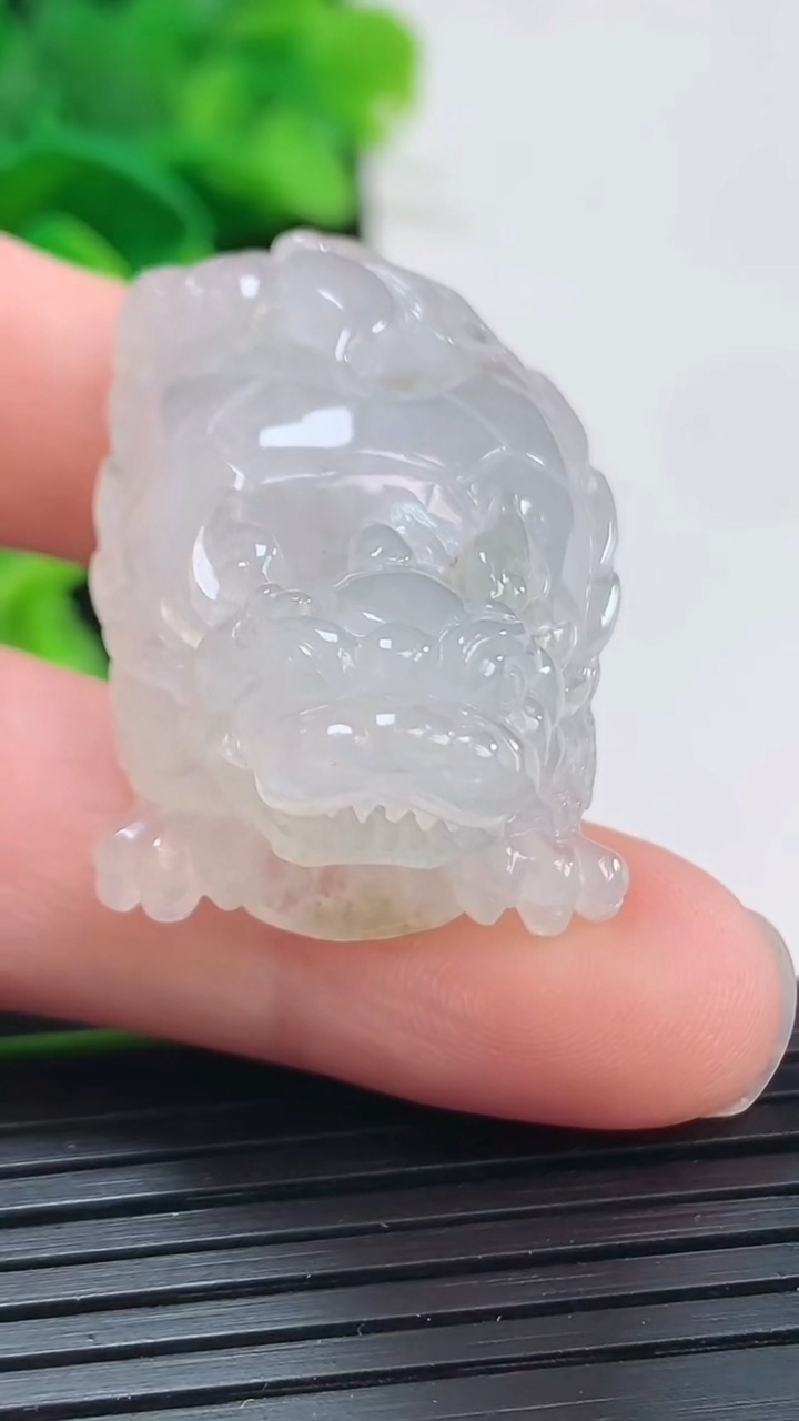 天然A货翡翠貔貅吊坠尺寸41-23-19重:20.69g 002
4月5日