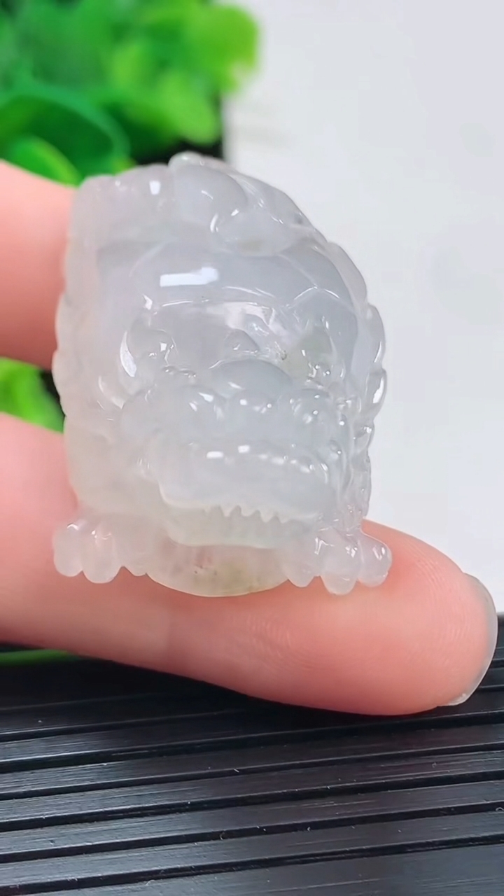 天然A货翡翠貔貅吊坠尺寸41-23-19重:20.69g 002
4月5日