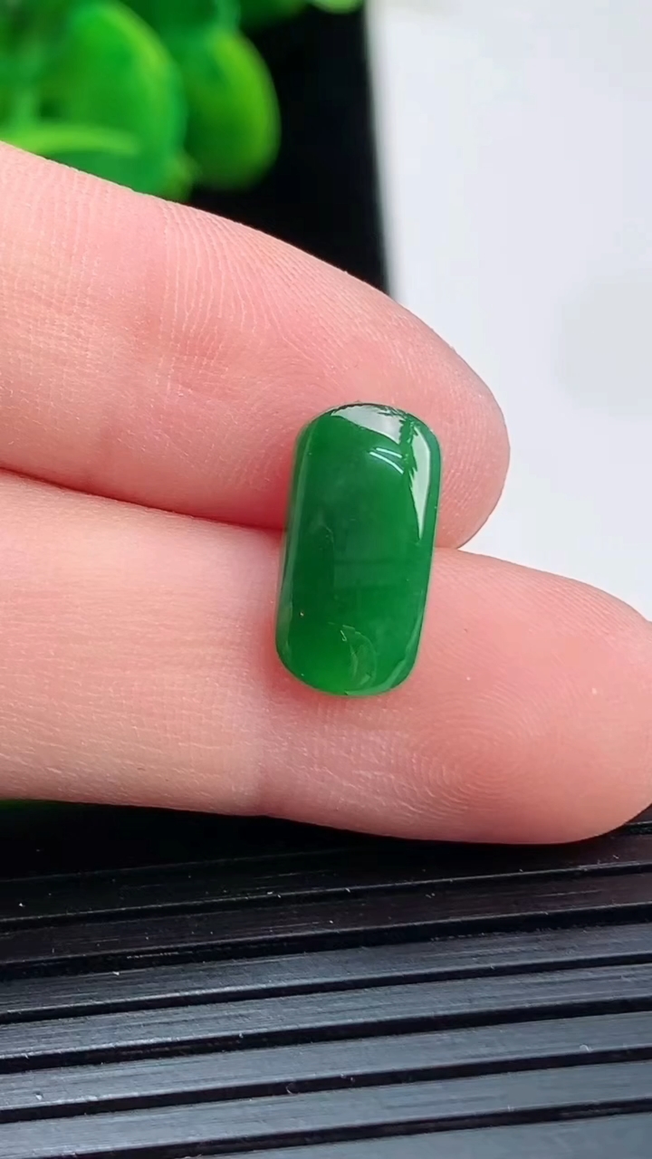 天然A货翡翠马鞍戒面尺寸12.9-6.6-2.4重:0.52g 1282026年4月5日
工厂直销收