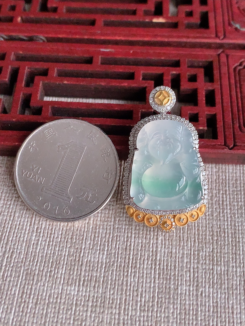 天然A货翡翠18K金伴钻镶嵌飘绿财神爷吊坠 
尺寸34-19.3-11裸石20.2-16.3mm 重量6.70g 0403