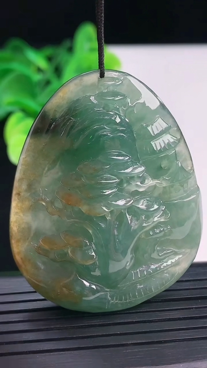 天然A货翡翠牌吊坠尺寸50.5-40.2-12.2重:34.54g 99
4月6日