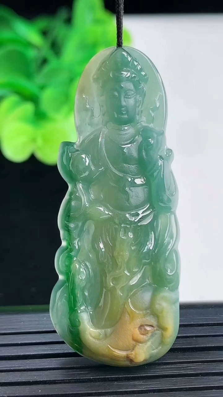 天然A货翡翠蓝水双彩大势至菩萨吊坠尺寸53.2-22-6重:12.60g 555
4月6日