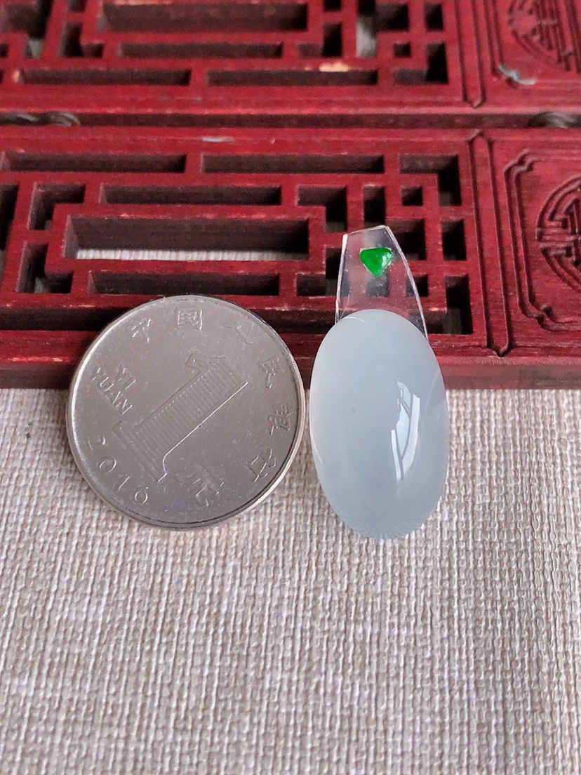 天然A货翡翠白冰白月光蛋面镶嵌件 
尺寸23-13.8-14.8mm 重量7.43g 0403