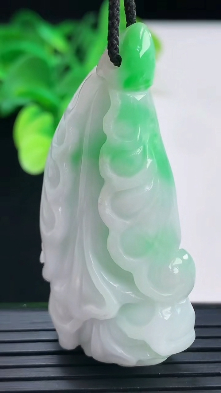 天然A货翡翠白菜吊坠尺寸54.9-28-14.2重:28.91g 66
4月6日