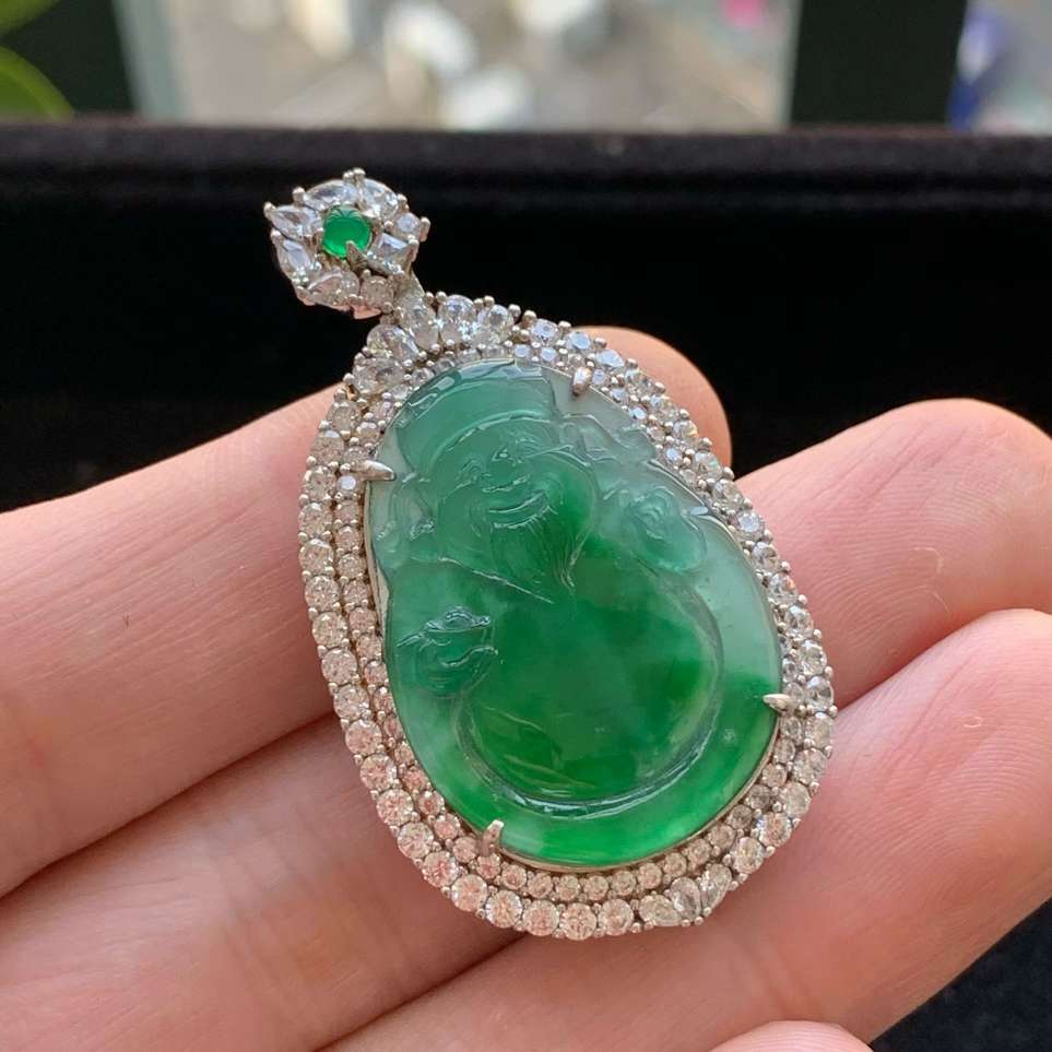 A货天然翡翠冰种925银满绿财神爷吊坠重量10.75
4月6日