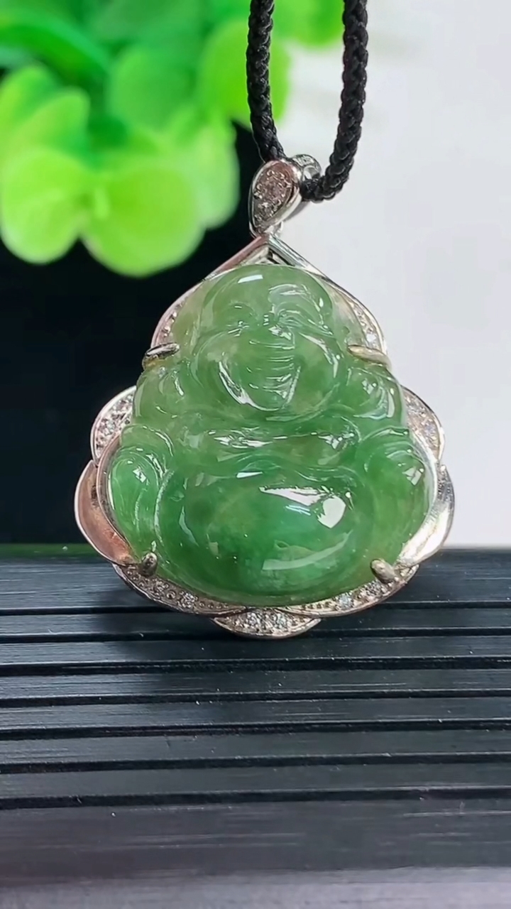 天然A货翡翠佛公吊坠尺寸28.4-24.9-10.1重:6.24g 66
4月6日