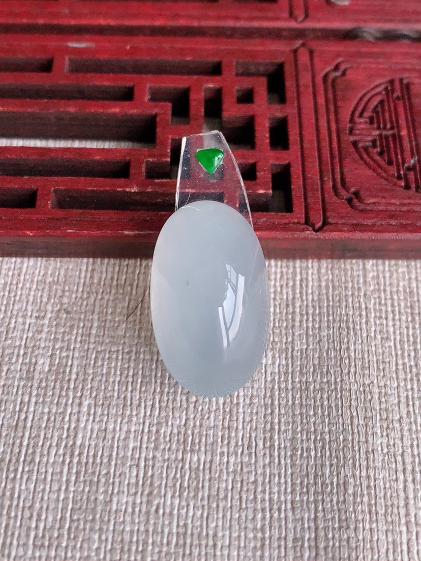 天然A货翡翠白冰白月光蛋面镶嵌件 
尺寸23-13.8-14.8mm 重量7.43g 0403