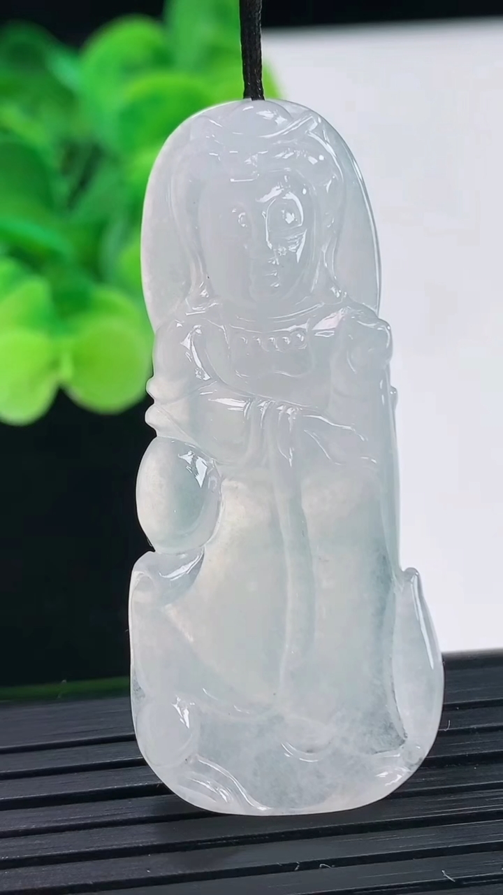 天然A货翡翠度母观音吊坠尺寸51.5-22.7-6.3重量:11.34g
4月6日