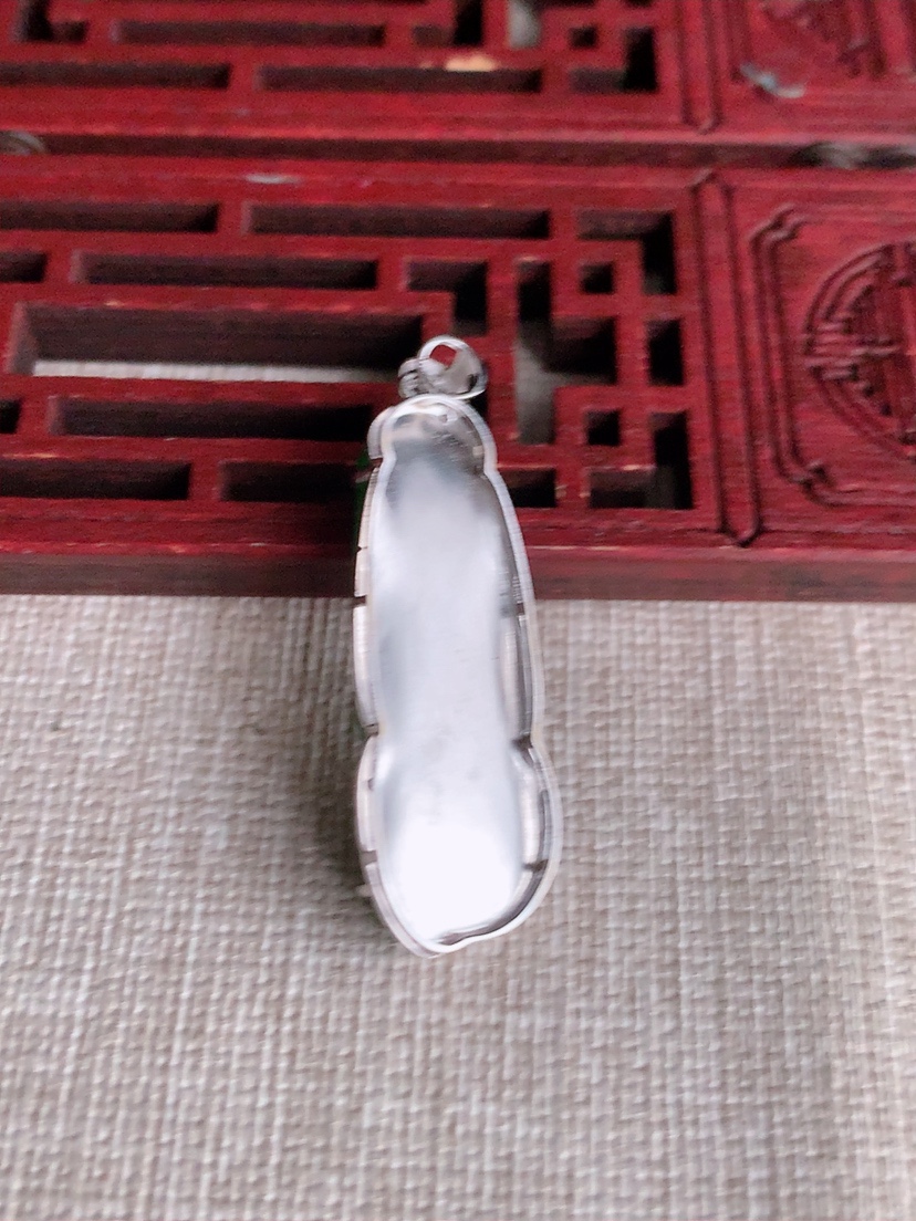 天然A货翡翠18K金伴钻镶嵌满绿兰花吊坠  
尺寸38.5-12-6.5裸石32-10.3mm 重量