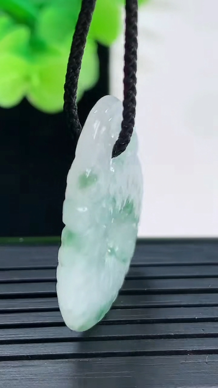 天然A货翡翠飘花雕花平安扣吊坠尺寸32-24-4.6重:6.49g 64
4月6日