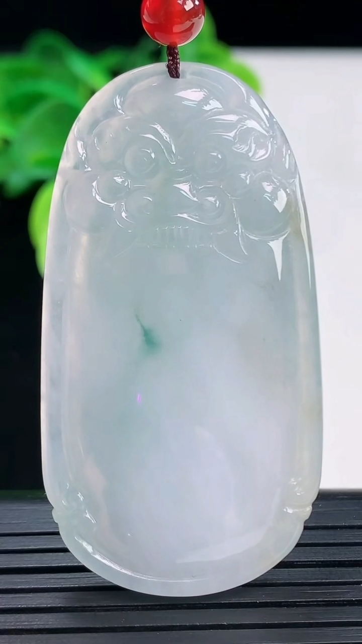 天然A货翡翠飘花狮头吊坠尺寸55.6-29.6-5.6重:20.17g 66
4月6日