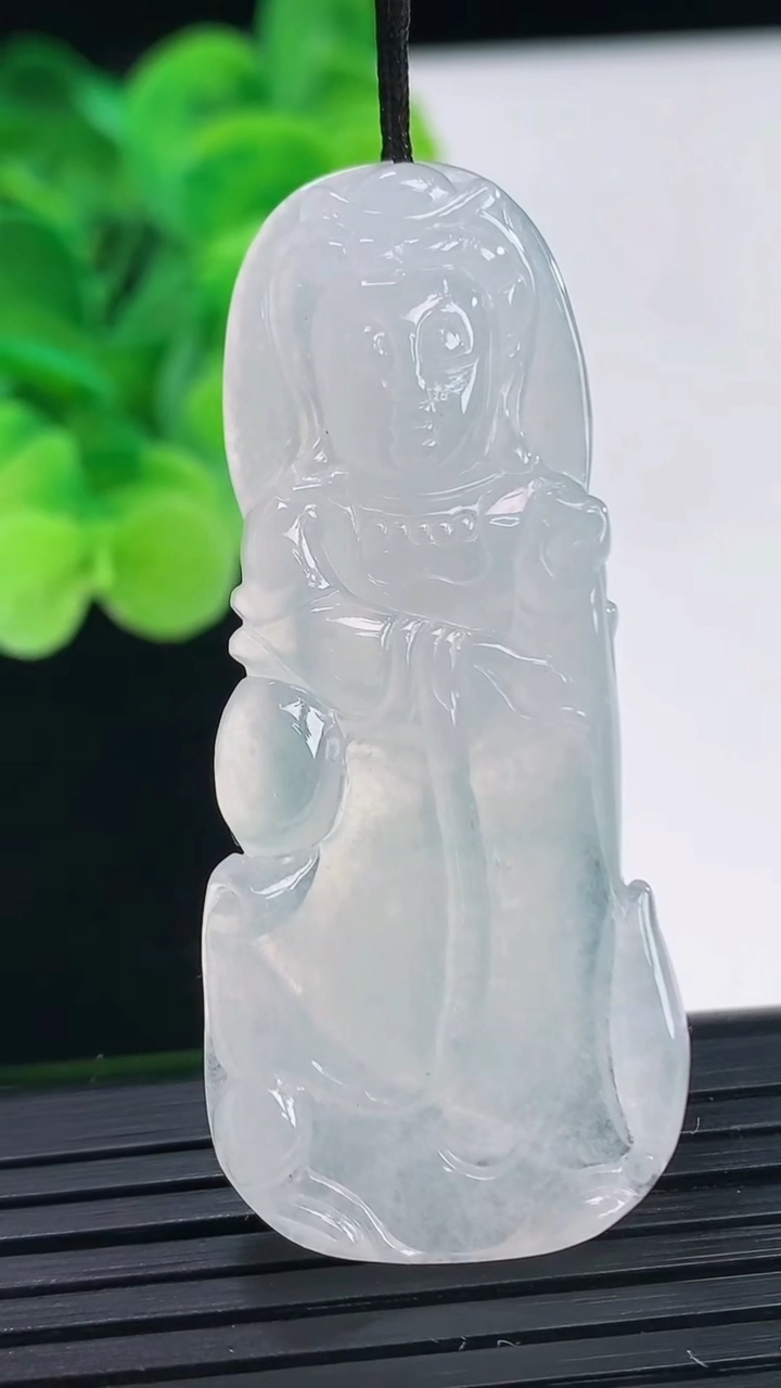 天然A货翡翠度母观音吊坠尺寸51.5-22.7-6.3重量:11.34g
4月6日