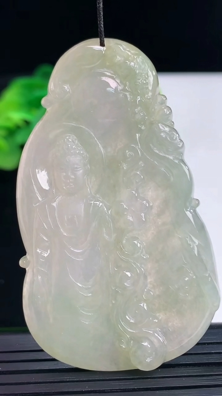 天然A货翡翠阿弥陀佛吊坠尺寸64.7-38.3-5.2重:25.85g 555
4月6日