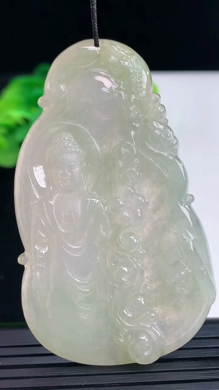天然A货翡翠阿弥陀佛吊坠尺寸64.7-38.3-5.2重:25.85g 555
4月6日