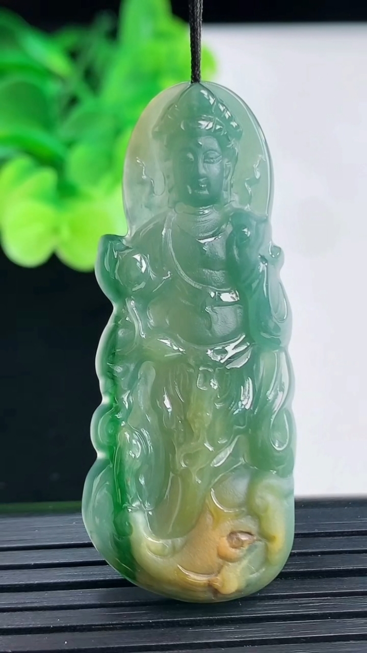 天然A货翡翠蓝水双彩大势至菩萨吊坠尺寸53.2-22-6重:12.60g 555
4月6日