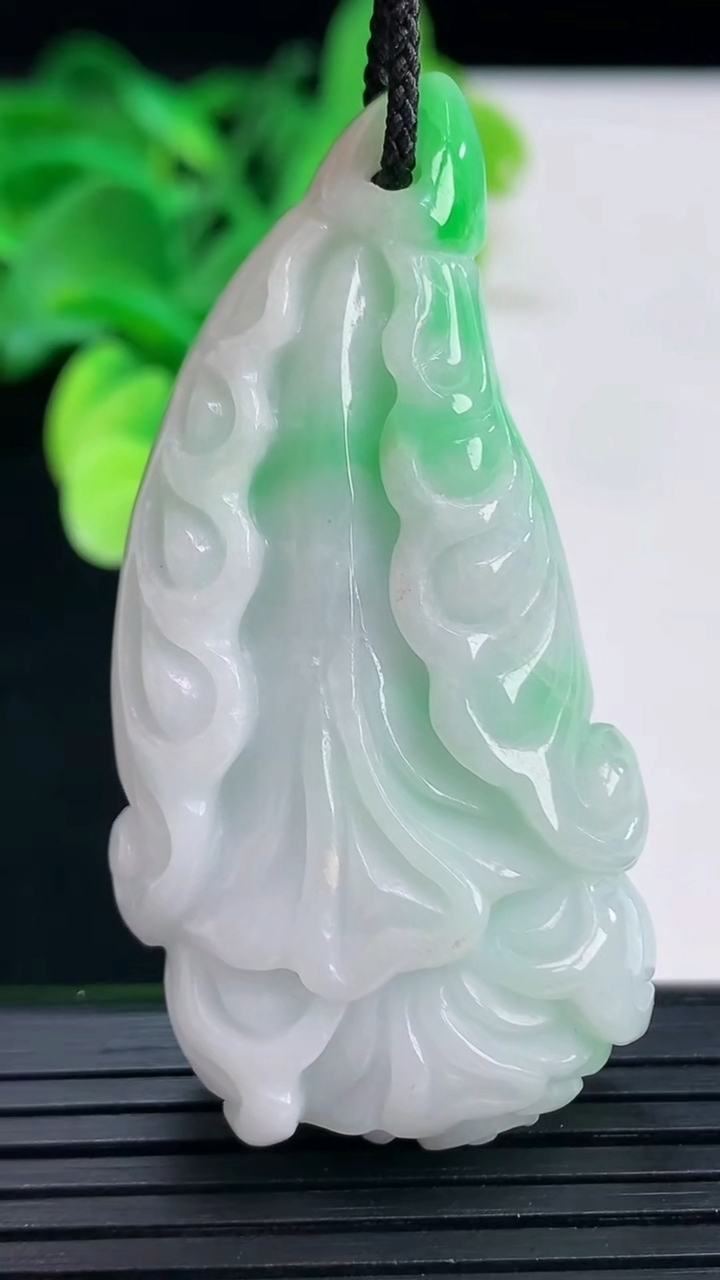 天然A货翡翠白菜吊坠尺寸54.9-28-14.2重:28.91g 66
4月6日