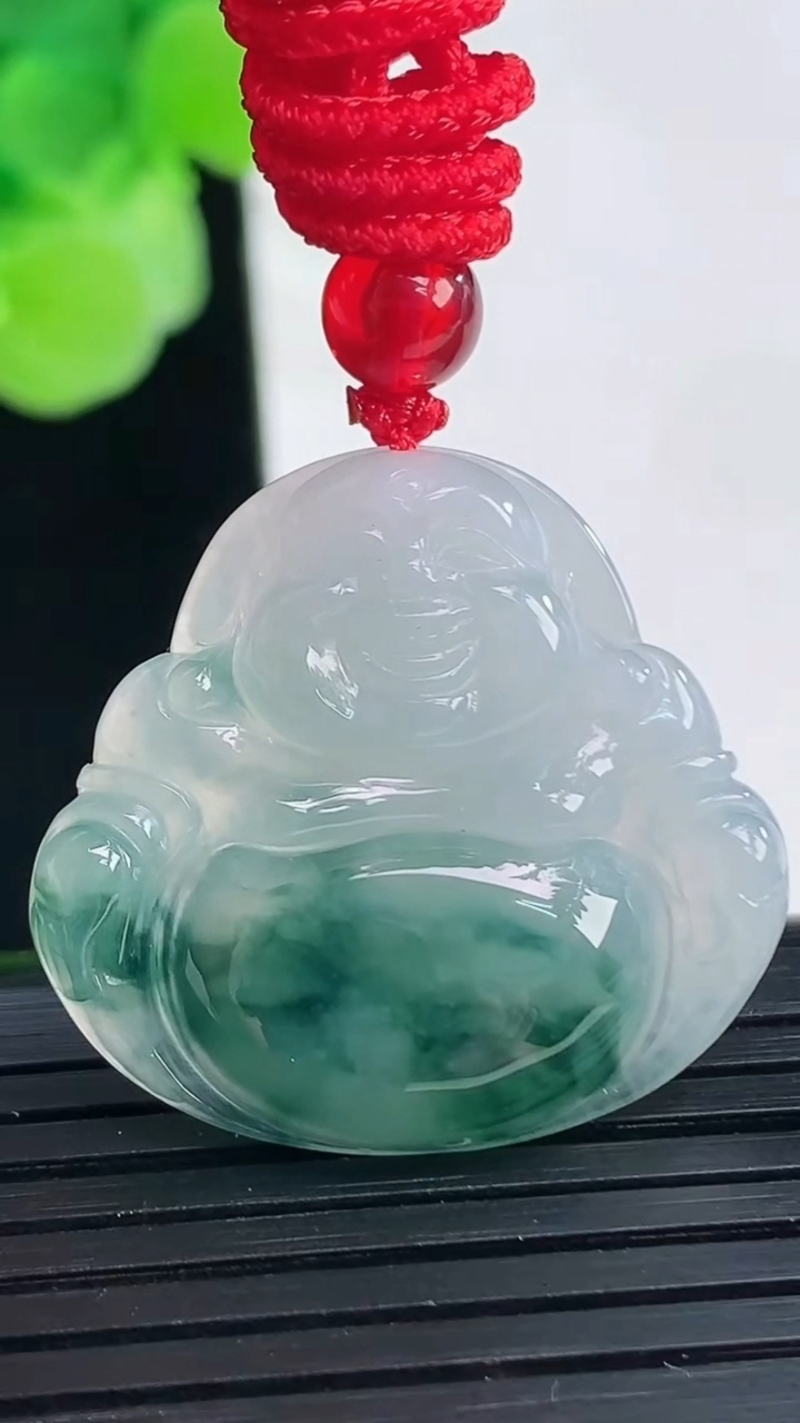 天然A货翡翠飘花佛公吊坠尺寸27-28.6-5.2重:5.90g
4月6日