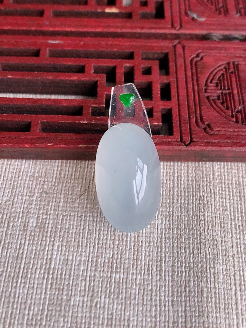 天然A货翡翠白冰白月光蛋面镶嵌件 
尺寸23-13.8-14.8mm 重量7.43g 0403