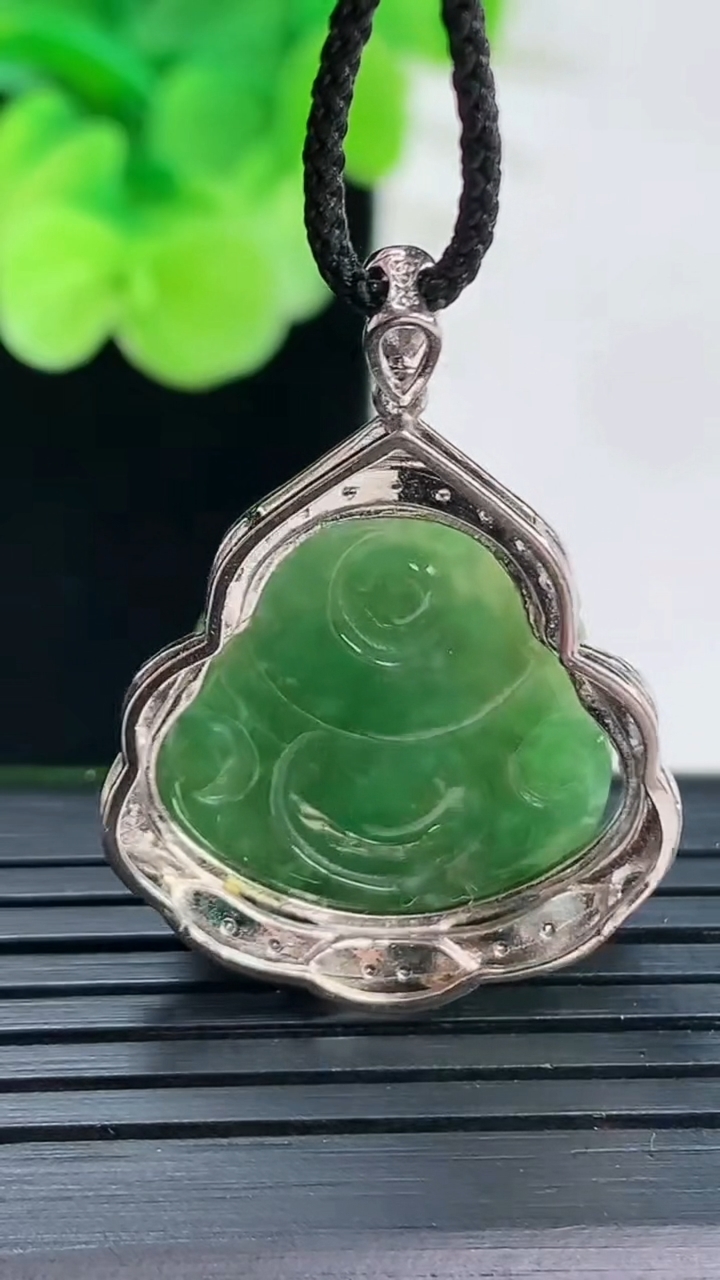 天然A货翡翠佛公吊坠尺寸28.4-24.9-10.1重:6.24g 66
4月6日