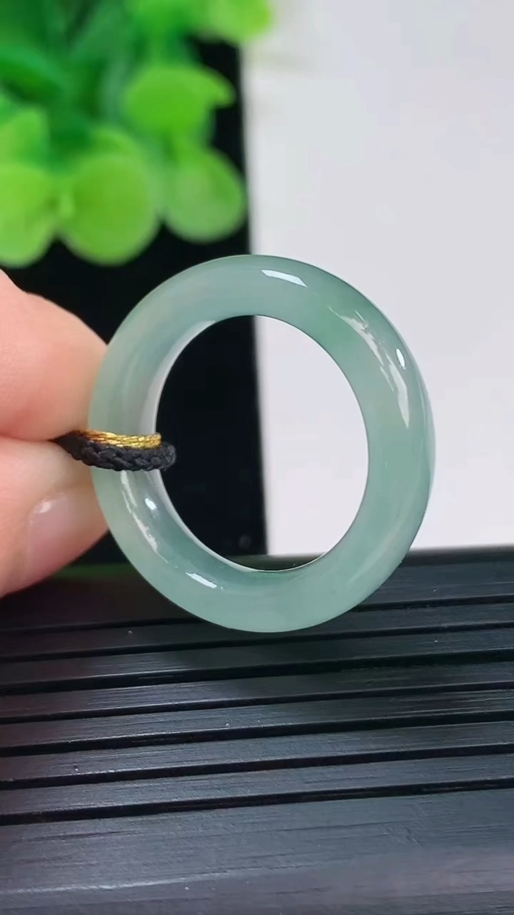 天然A货翡翠飘花指环戒指尺寸17.8-5.8-3.8重量:4.28g2026年4月6日
工厂直销收藏