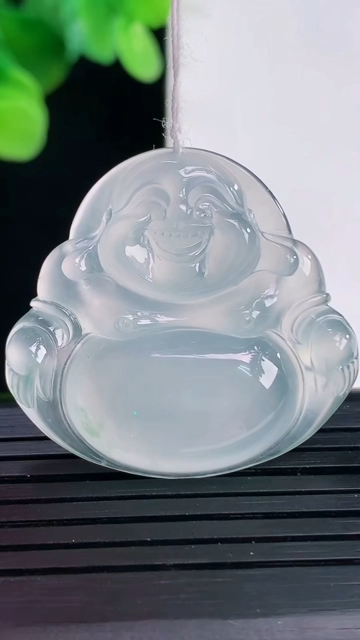 天然A货翡翠种飘花佛公吊坠尺寸31.8-34.1-6.1重量:9.96g
4月7日