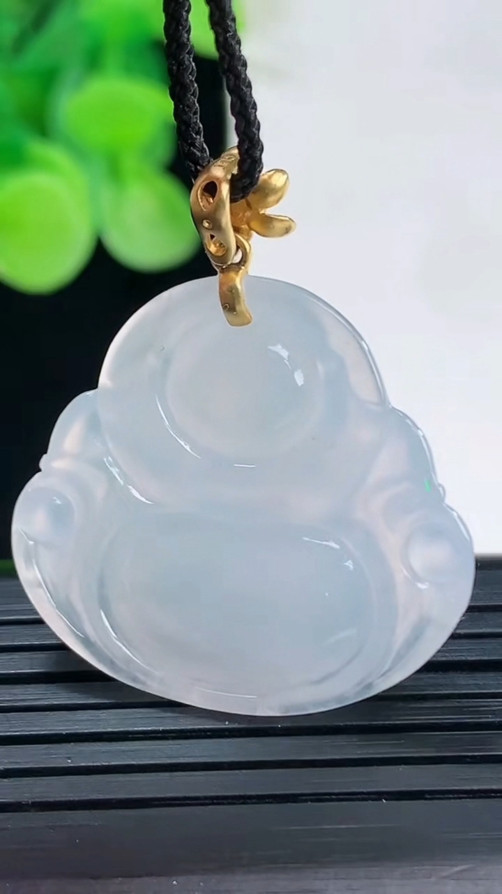 天然A货翡翠18K金紫罗兰佛公吊坠尺寸27-29.6-5.6重量:7.80g
4月7日