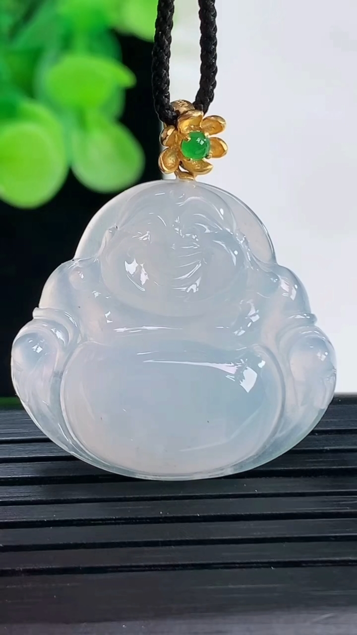 天然A货翡翠18K金紫罗兰佛公吊坠尺寸27-29.6-5.6重量:7.80g
4月7日