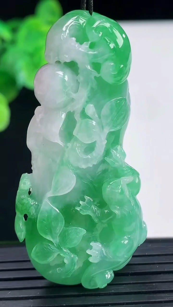 天然A货翡翠貔貅吊坠尺寸57.4-26-13.1重量:29.36g
4月7日