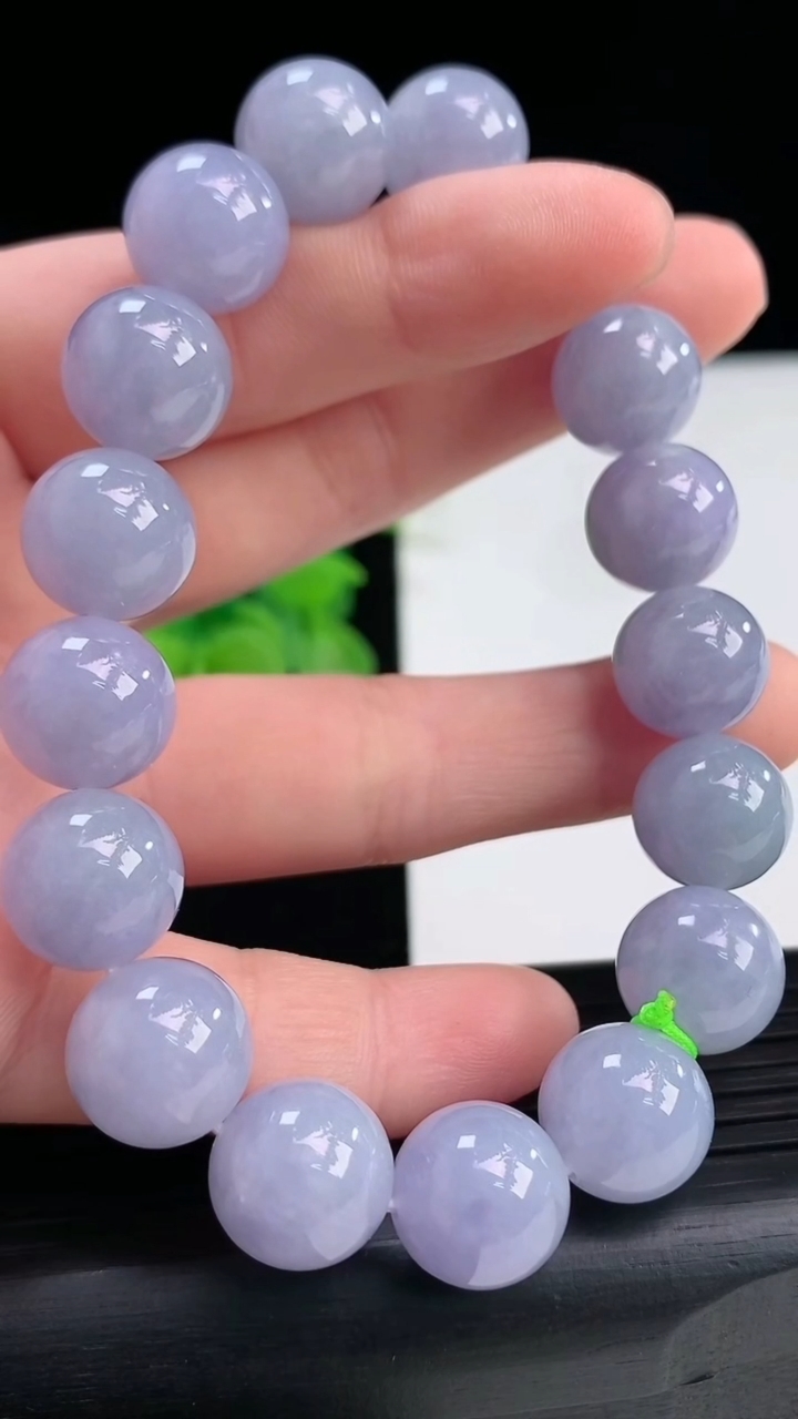 天然A货翡翠紫罗兰圆珠手串尺寸11.7-17颗重量:50.84g4月7日
工厂直销收藏佳品,种好水足