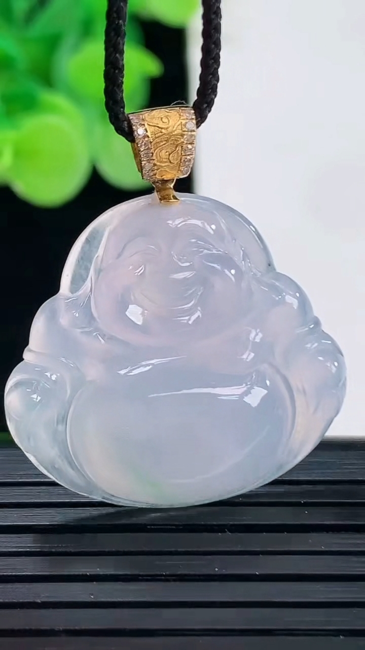 天然A货翡翠18K金紫罗兰佛公吊坠尺寸26.3-28.2-5.7重量:6.96g
4月7日