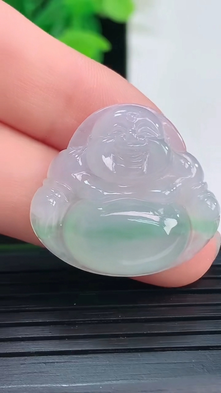 天然A货翡翠佛公吊坠尺寸23.9-26.3-5.6重量:5.55g
4月7日