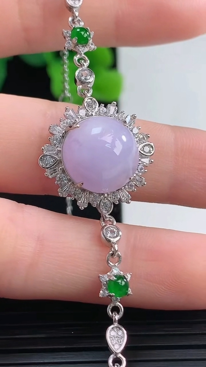 天然A货翡翠925银紫罗兰蛋面手链尺寸11.9重量:6.34g
4月8日