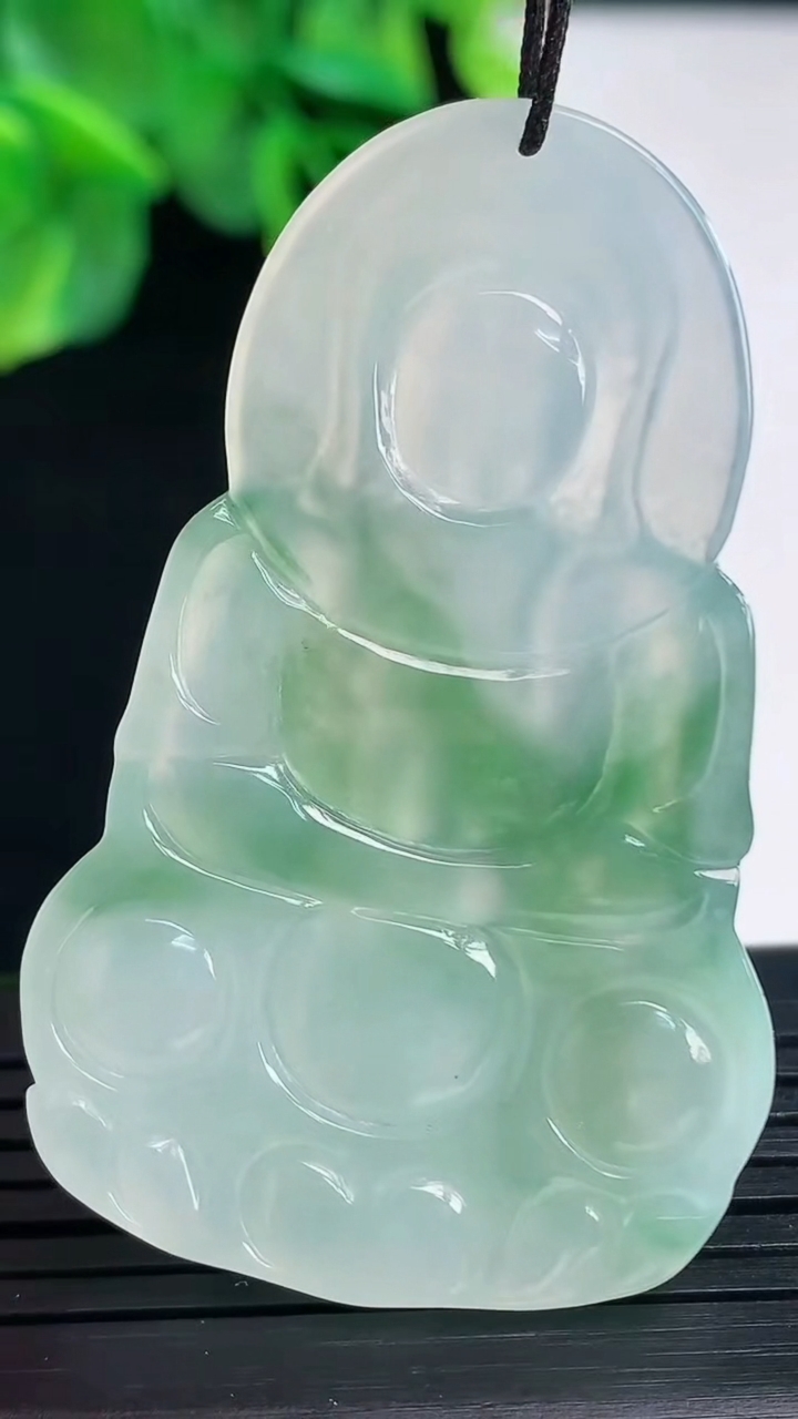 天然A货翡翠观音菩萨吊坠尺寸51.6-32.2-5.4重量:16.40g
4月8日