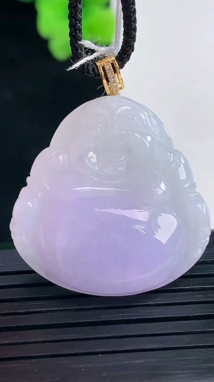 天然A货翡翠18K金紫罗兰佛公吊坠尺寸29-28.8-7.2重量:10.49g
4月8日