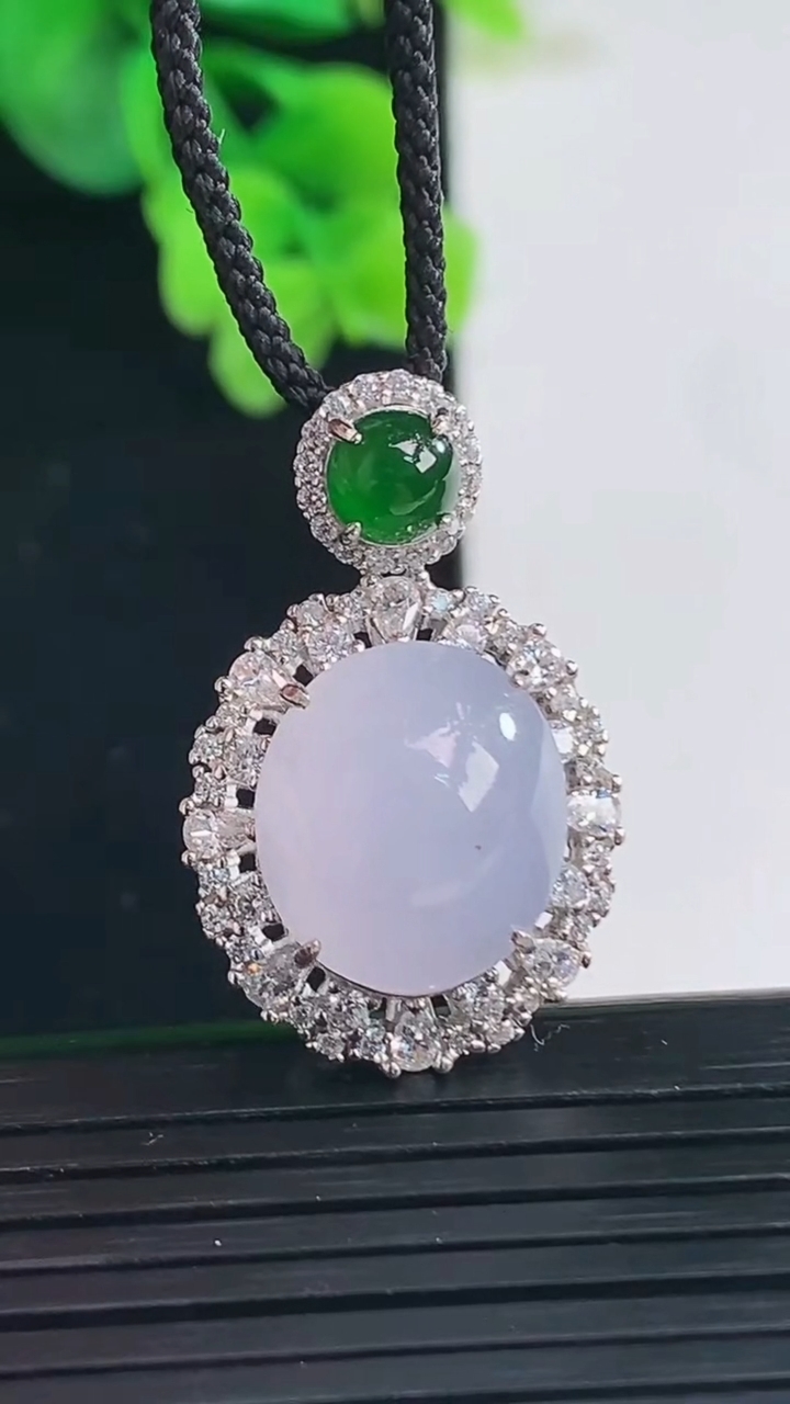 天然A货翡翠925银紫罗兰蛋面吊坠尺寸28.5-18.5-11.3裸石14.2-11.8重量:5.2