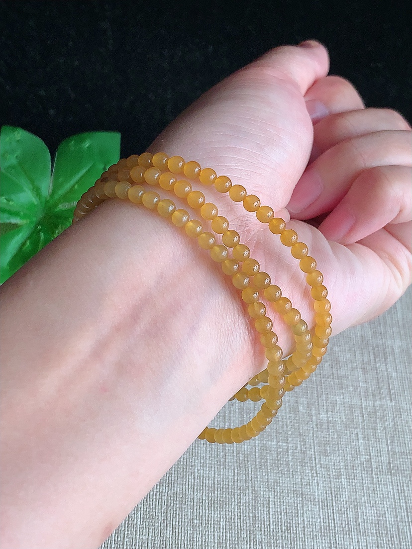 天然A货翡翠黄翡圆珠小米珠项链毛衣链 
尺寸3.5mm 重量14.35g 0407