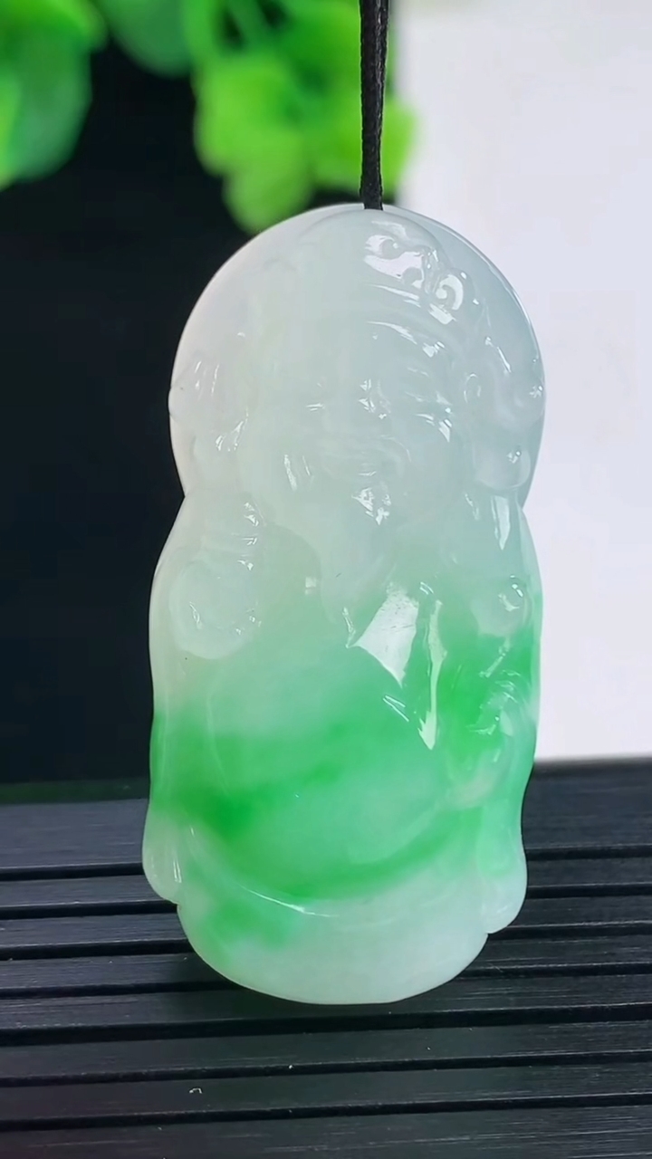 天然A货翡翠财神爷吊坠尺寸39.4-18.6-8.7重量:12.73g
4月8日