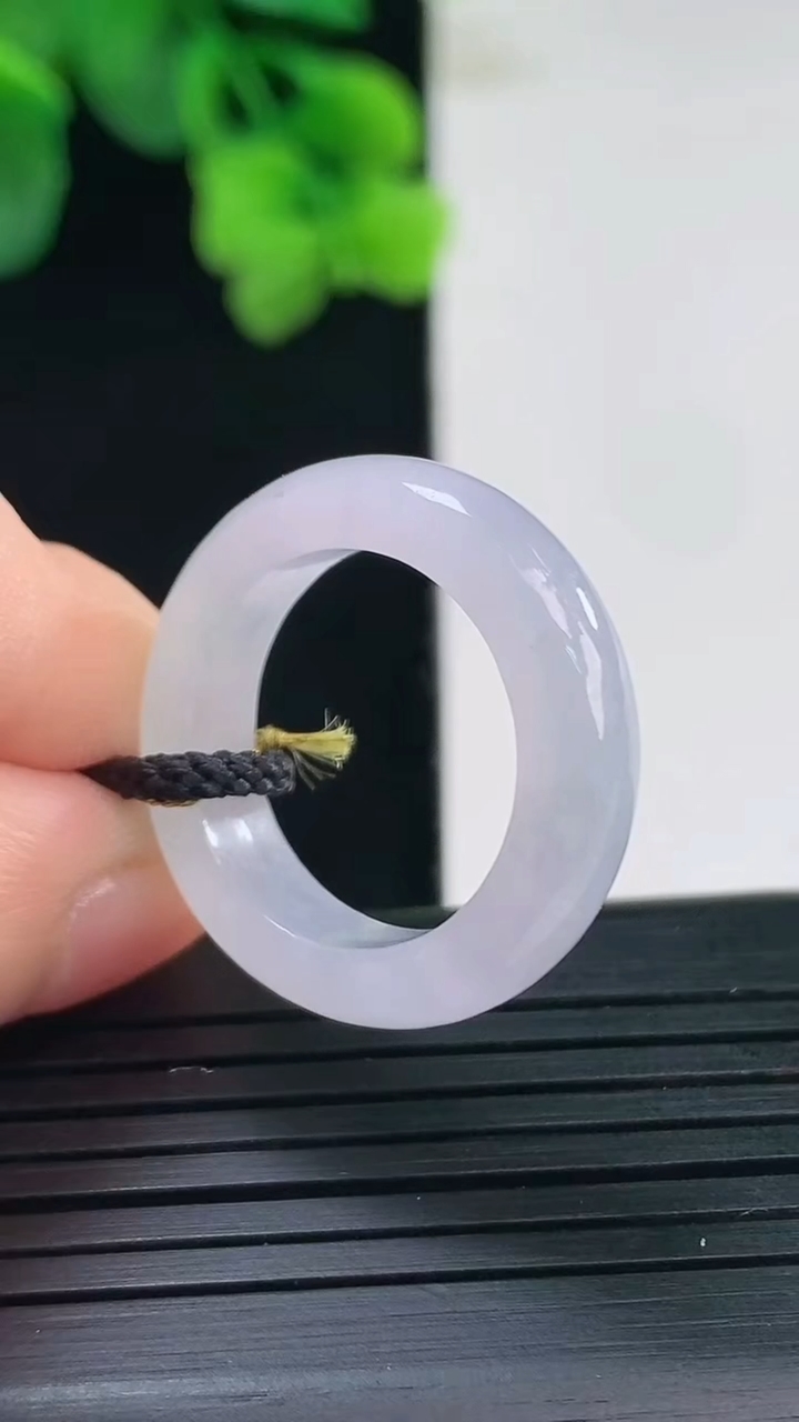 天然A货翡翠紫罗兰指环戒指尺寸17.4-5.6-3.8重量:4.30g2026年4月8日
工厂直销收