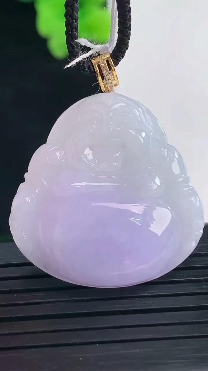 天然A货翡翠18K金紫罗兰佛公吊坠尺寸29-28.8-7.2重量:10.49g
4月8日